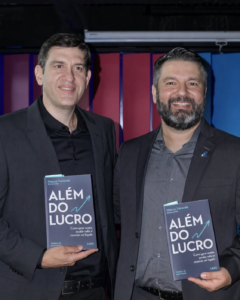 Jorge Gadelha com o livro Além do Lucro